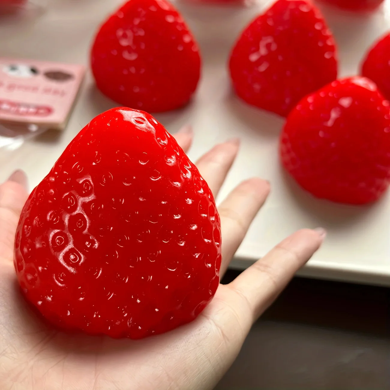 Strawberry Taba Squishy Fidget - Stationery Office recension och pris