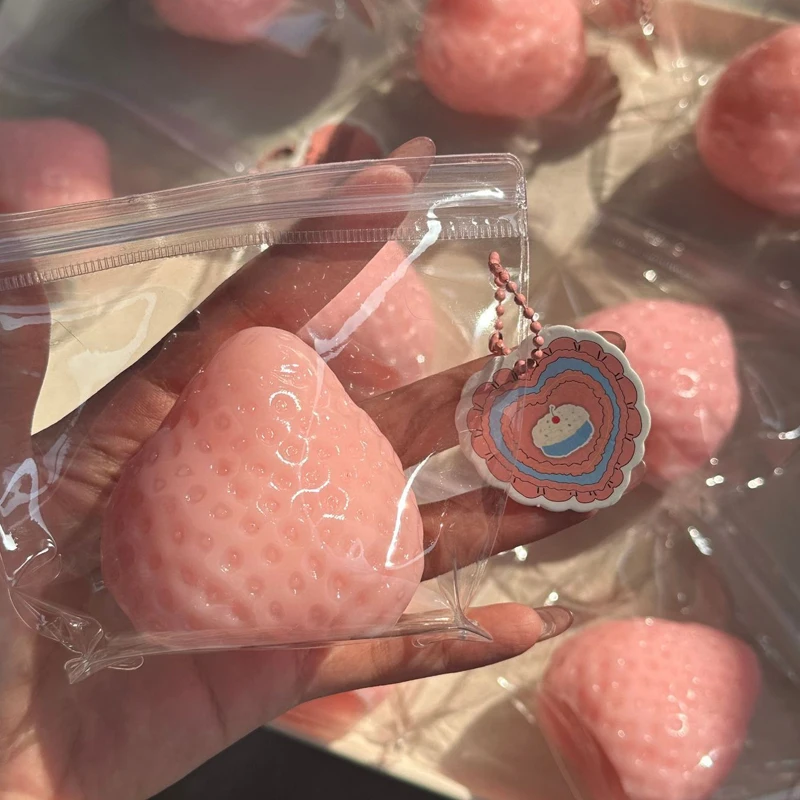 Strawberry Taba Squishy Fidget - Stationery Office recension och pris