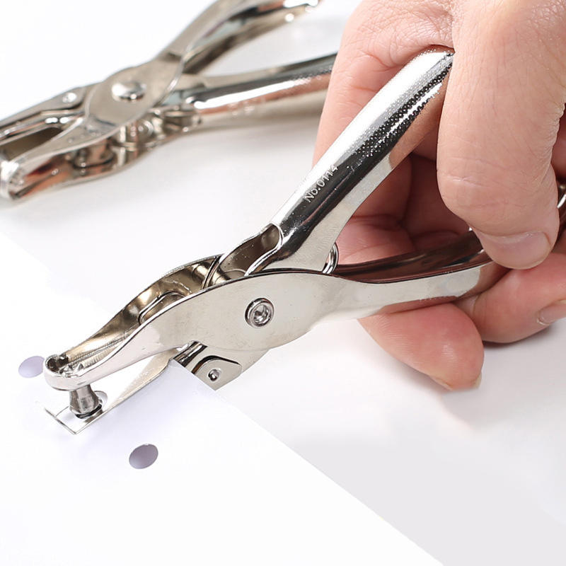 Hand Held Metal Stationery Rou - Paper Punch 3 Hole recension och pris